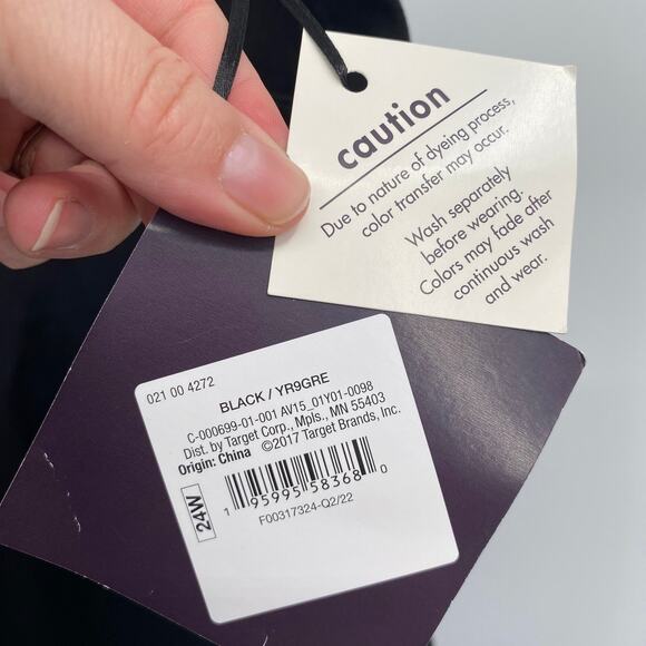 Ava & Viv Black Rolled Hem Jean Shorts Black New 24W - Picture 4 of 10